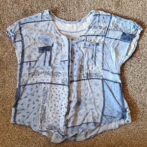 Maurices Size L blue Tshirt